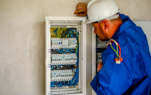 technicien maintenance électricité  Yane Vert